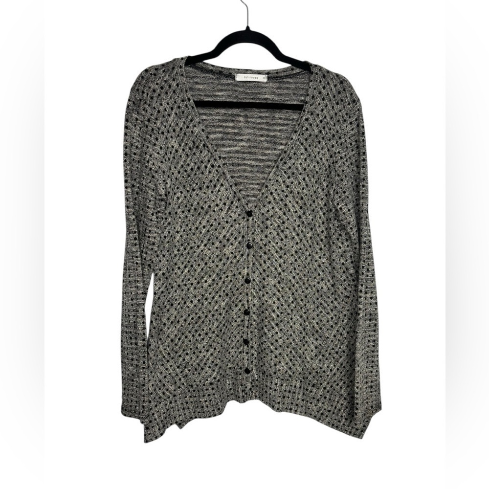 Cut Loose Gray & Black Polka Dot Knit Dipped & Flared Hem Button Blouse Medium